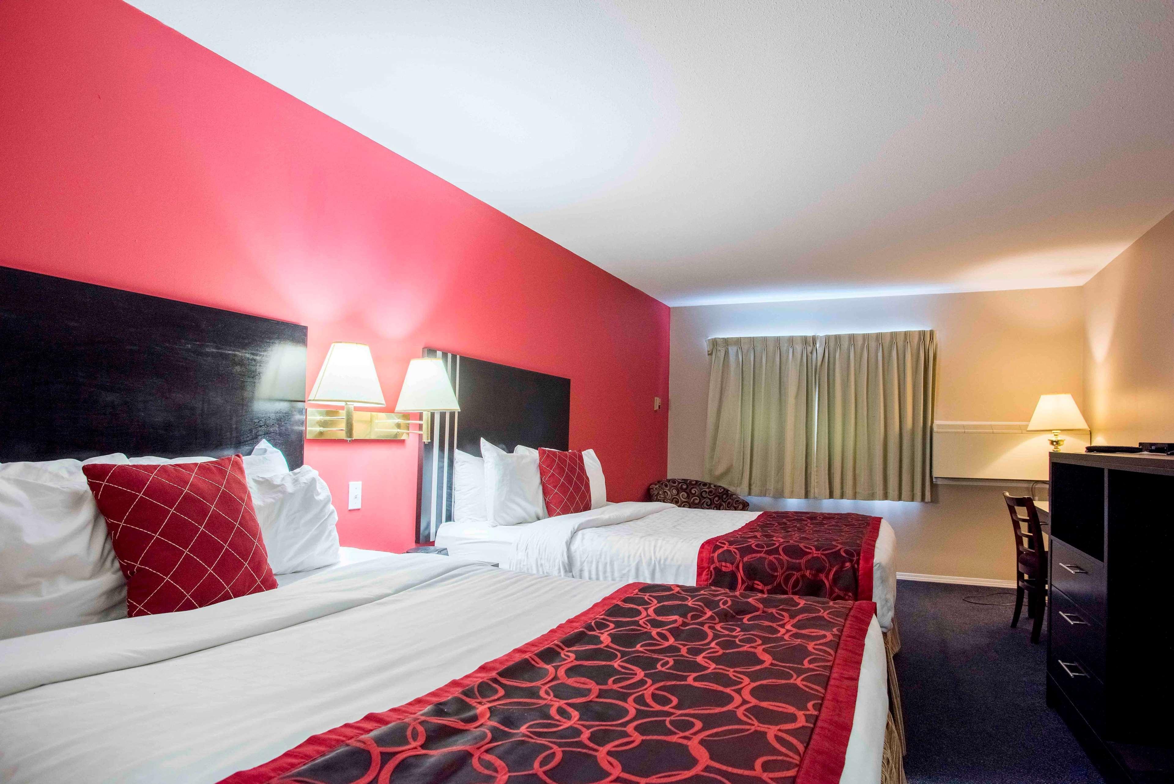 Ramada Limited 100 Mile House Hotel Luaran gambar